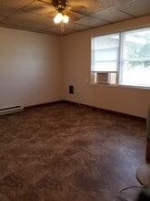 410 W Webster St, Unit Apt 3 in Goldfield, IA - Building Photo - Building Photo