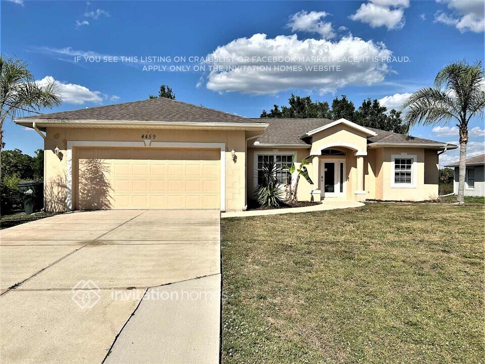 4459 Cinderella Cir in North Port, FL - Building Photo