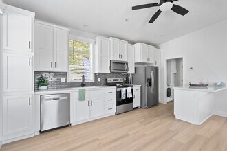 Lakeside Village in Thousand Oaks, CA - Building Photo - Interior Photo