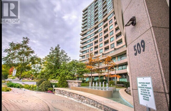 509 Beecroft Rd in Toronto, ON - Building Photo - Building Photo