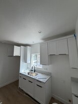 090 in Los Angeles, CA - Building Photo