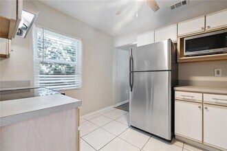 9314 N Ashley St in Tampa, FL - Building Photo - Building Photo