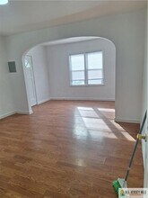 4087 Woodbridge Ave in Edison, NJ - Building Photo - Building Photo