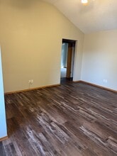 2305 S Kenser Rd, Unit B in Joplin, MO - Building Photo - Building Photo