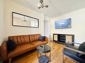Furnished room/NOT APARTMENT in Brooklyn, NY - Building Photo