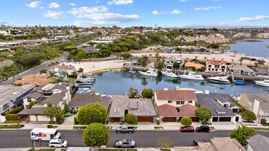 412 Evening Star Ln in Newport Beach, CA - Building Photo - Building Photo