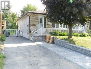 3117 Corrigan Dr in Mississauga, ON - Building Photo - Building Photo