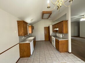 2712 SE 96th St in Oklahoma City, OK - Building Photo - Building Photo