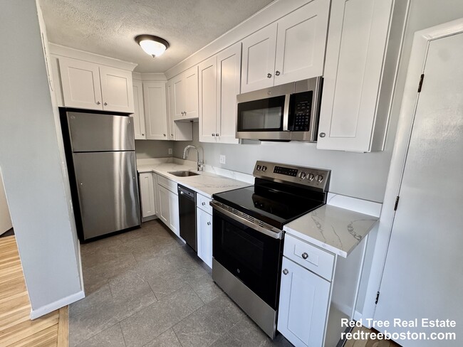 97 Spring St, Unit B4 in Boston, MA - Foto de edificio - Building Photo