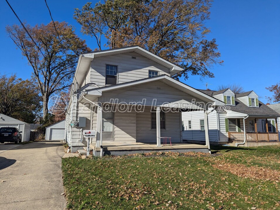 3982 Palm Ave in Lorain, OH - Building Photo