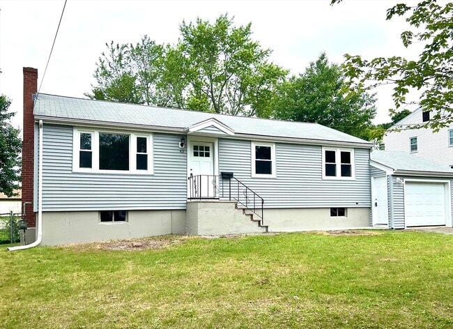 43 Grove St in Randolph, MA - Building Photo - Building Photo