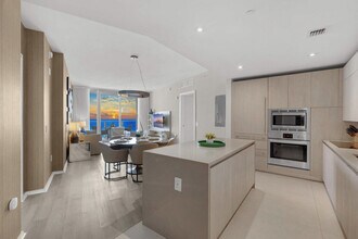 4111 S Ocean Dr, Unit ID1227543P in Hollywood, FL - Foto de edificio - Building Photo