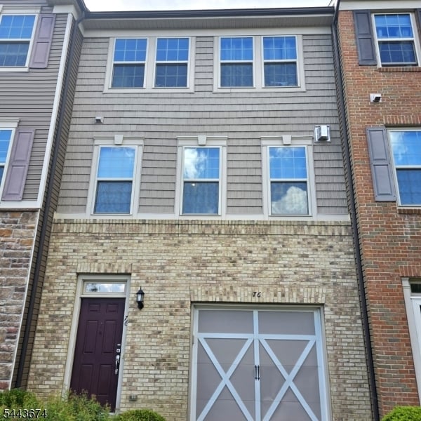 property at 76 Albert Ct