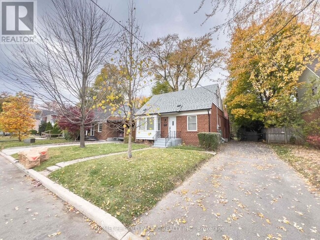 112 Anndale Dr