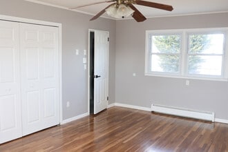 104 E Gates Ave in Lindenhurst, NY - Building Photo - Building Photo