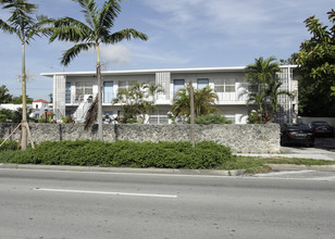 1390 SW 27th Ave in Miami, FL - Building Photo - Building Photo