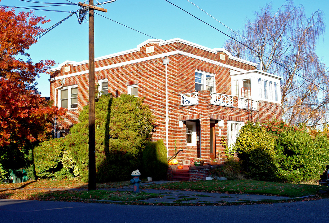 400 Blaine St in Seattle, WA - Foto de edificio