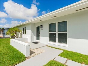 14414 SW 105th Ct in Miami, FL - Building Photo - Building Photo