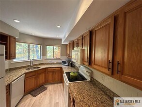 31 Encampment Dr in Bedminster, NJ - Building Photo - Building Photo