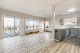 628 N State St in Bellingham, WA - Building Photo