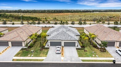 16020 Sunny Day Dr in Bradenton, FL - Foto de edificio - Building Photo
