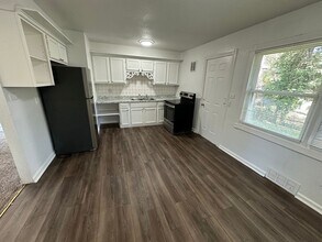 11411 Delmar Cir in Kansas City, MO - Building Photo - Building Photo
