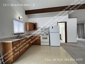1611 Wheaton Wy in Bremerton, WA - Building Photo - Building Photo