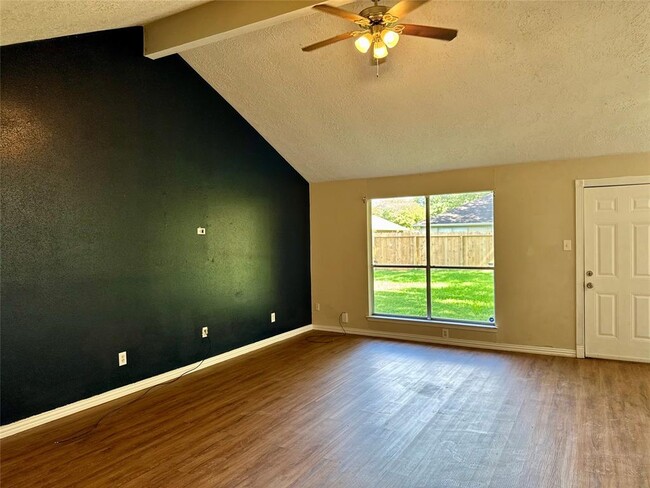 4206 Sequoia St in Baytown, TX - Building Photo - Building Photo