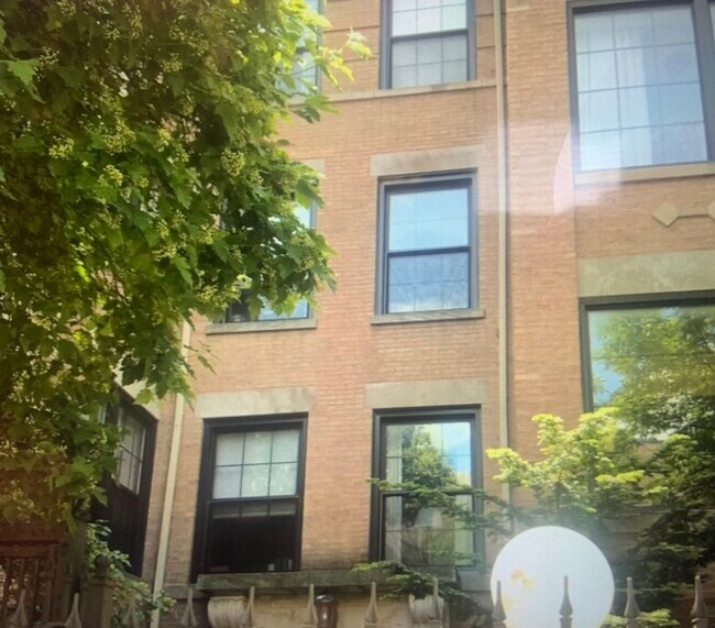 property at 1363 E 64th St