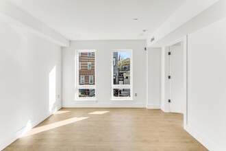2520 N Front St in Philadelphia, PA - Building Photo - Building Photo