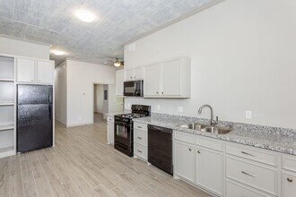 215 N Milby St in Houston, TX - Building Photo - Building Photo