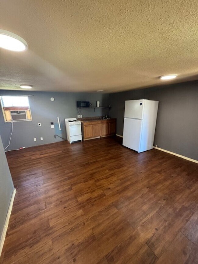 648 FM 126 in Merkel, TX - Building Photo - Building Photo