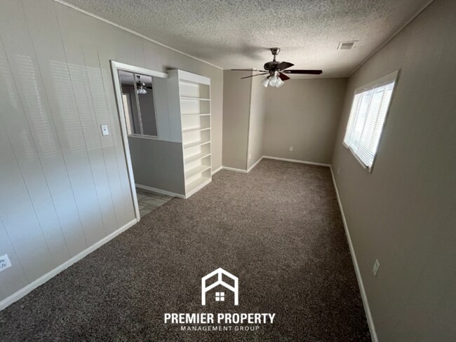 5605 Loch Lomond Rd in Memphis, TN - Building Photo - Building Photo