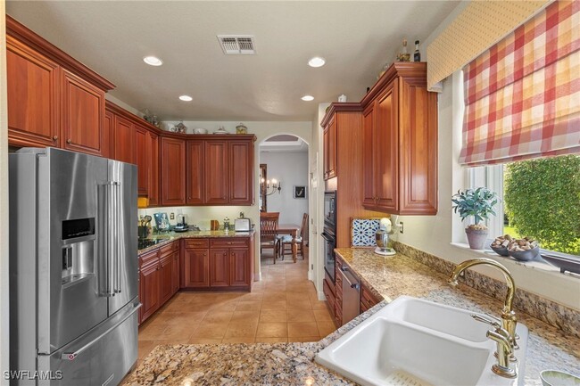 property at 4924 Sedgewood Ln