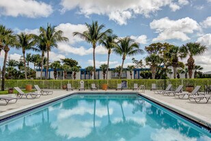 Costa Del Lago in Lake Worth, FL - Building Photo