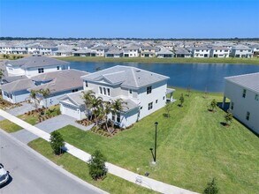5404 Liberty Ln in Westlake, FL - Foto de edificio - Building Photo