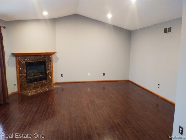 1924 Amboy St in Dearborn Heights, MI - Building Photo - Building Photo