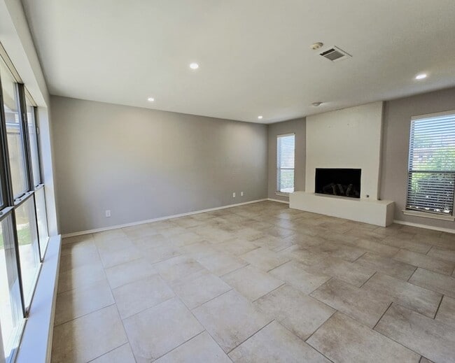 2311 Haynes Ave, Unit B in Midland, TX - Foto de edificio - Building Photo