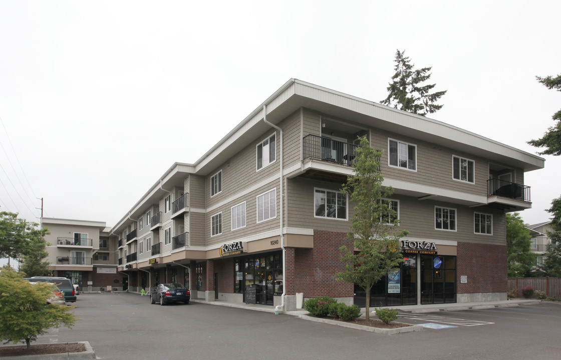 10240 BG Town Centre Village in Lakewood, WA - Building Photo