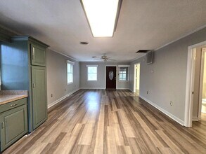 2370 Wedgefield Rd in Sumter, SC - Building Photo - Building Photo