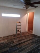 355 Olive St, Unit 355 #1/2 Olive street in Bakersfield, CA - Foto de edificio - Building Photo