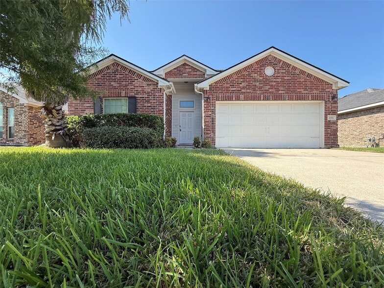 306 Edgewater Park Dr in Bacliff, TX - Foto de edificio