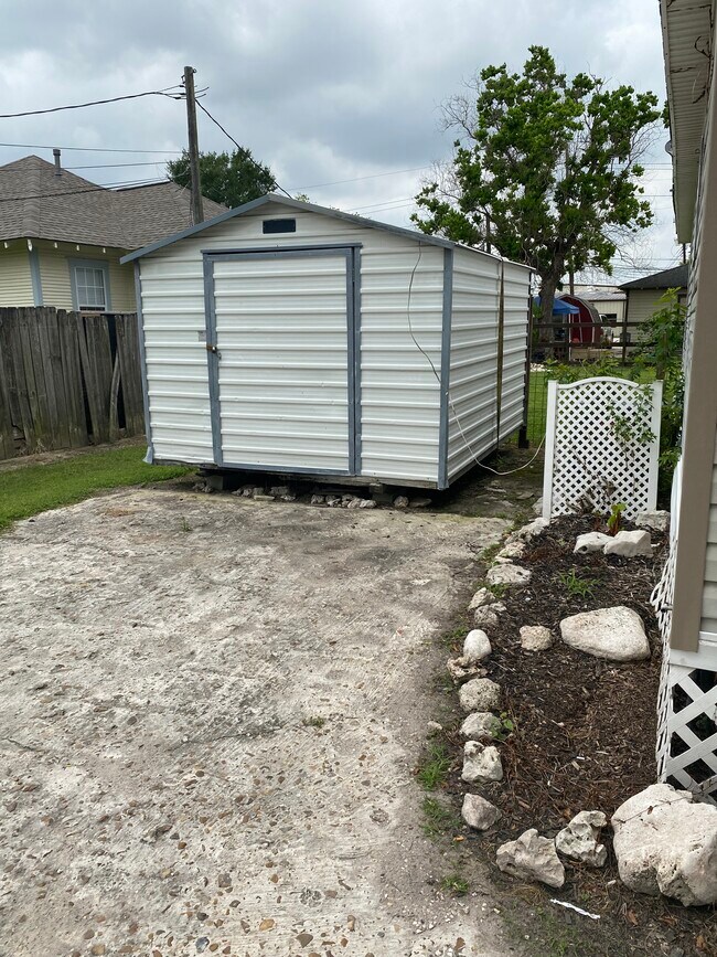 16422 Waverly Dr photo'