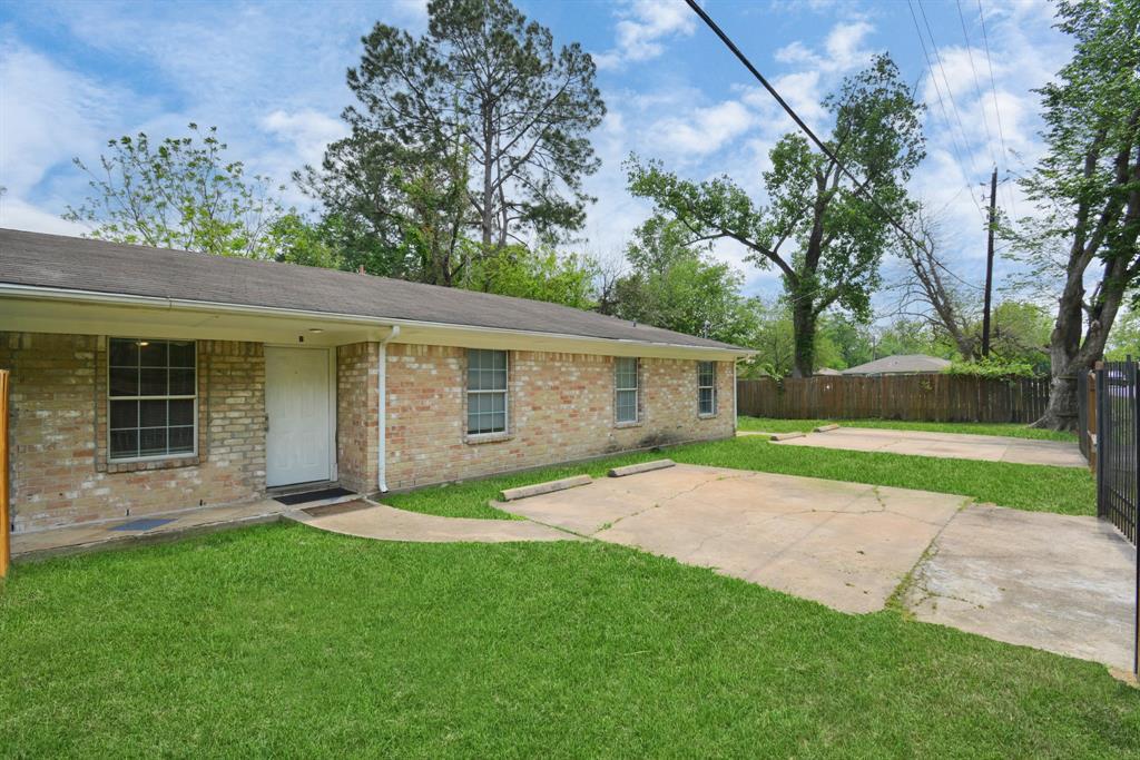 8622 Elbert St-Unit -B in Houston, TX - Building Photo