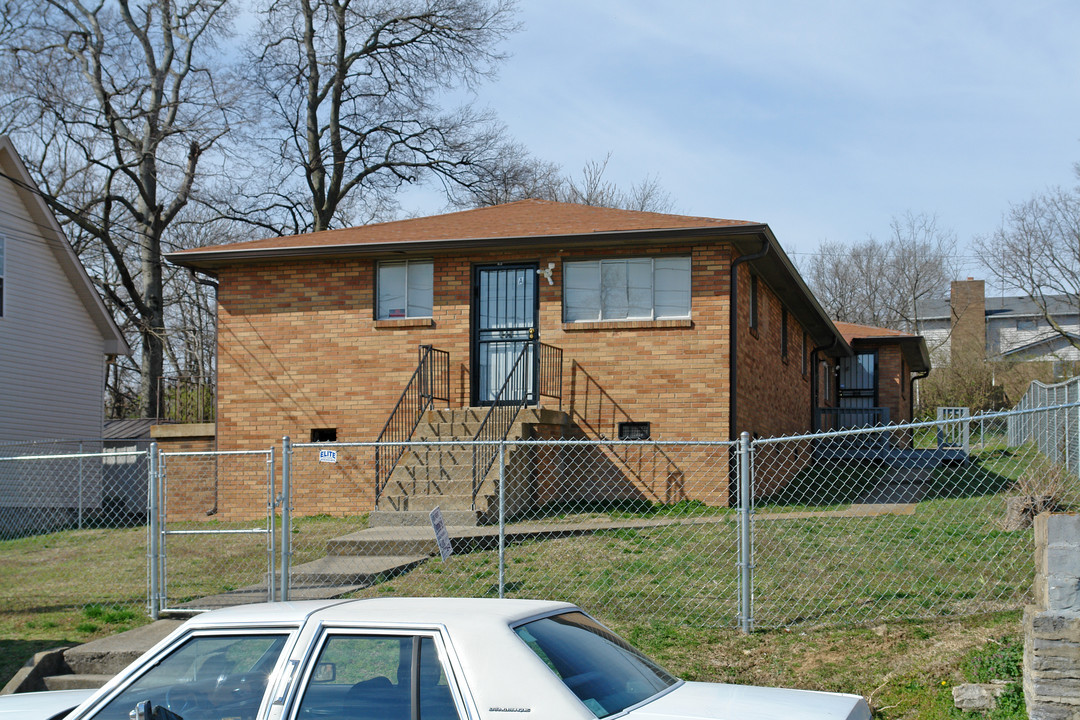 813 32nd Ave N in Nashville, TN - Building Photo