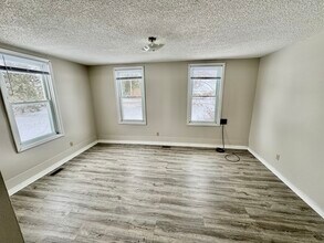 30556 Lanan Rd in Kingston, IL - Building Photo - Building Photo