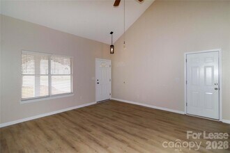 729 Rebecca Jane Dr in Mooresville, NC - Building Photo - Building Photo