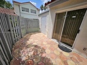 1562 Springside Dr in Weston, FL - Building Photo - Building Photo