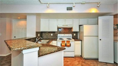 1000 Scotia Dr-Unit -208 in Hypoluxo, FL - Building Photo - Building Photo