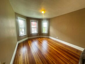 42 Calvin St, Unit 1 in Somerville, MA - Building Photo - Building Photo